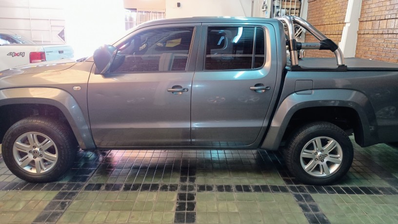 volkswagen-amarok-tdi-hi-line-2010-big-2