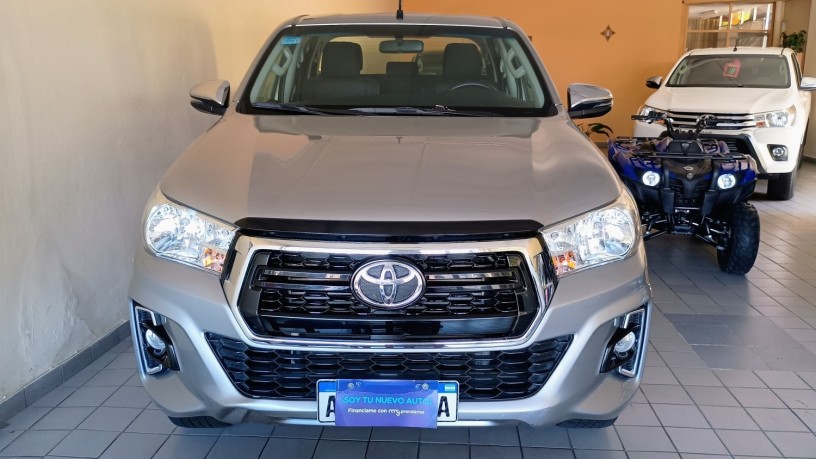 toyota-hilux-srv-2017-big-1