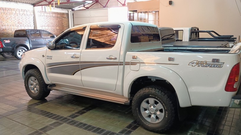 toyota-hilux-srv-2006-big-3