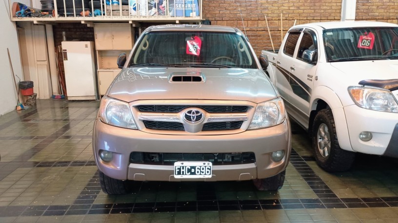 toyota-hilux-srv-2006-big-0