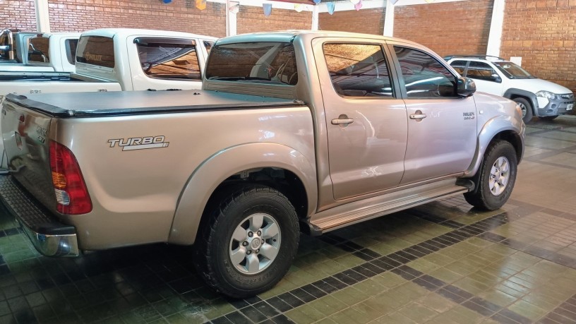 toyota-hilux-srv-2006-big-2