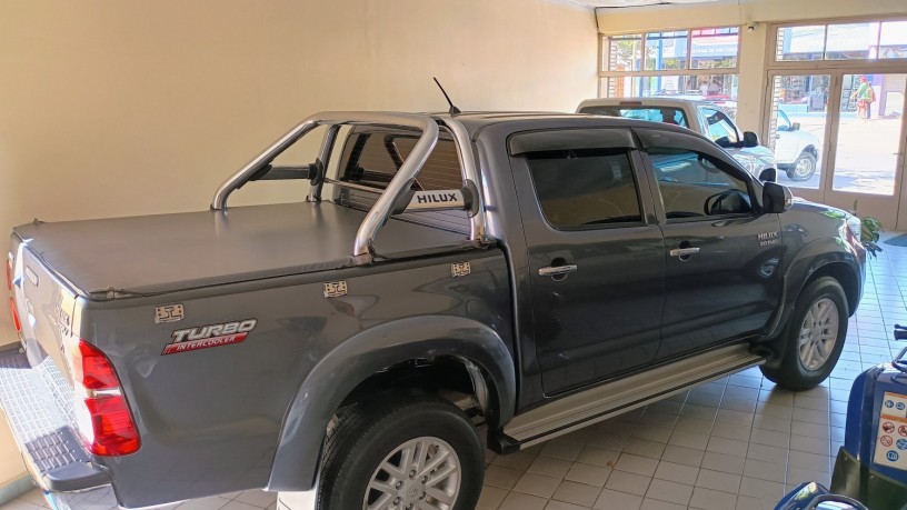 toyota-hilux-srv-2012-big-2