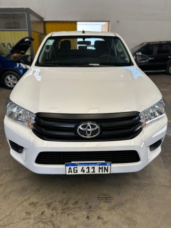 toyota-hilux-dx-2014-big-4