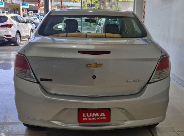 chevrolet-prisma-14-lt-mt-2014-big-3