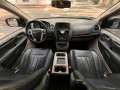 chrysler-town-country-small-4