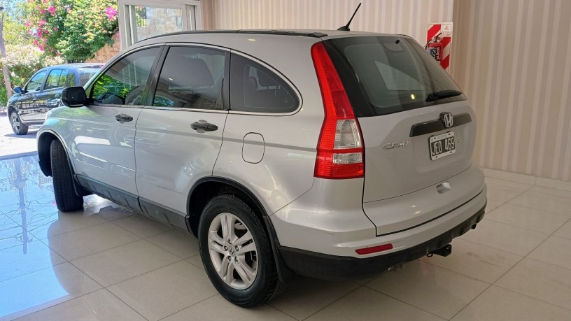 honda-cr-v-lx-2010-big-4