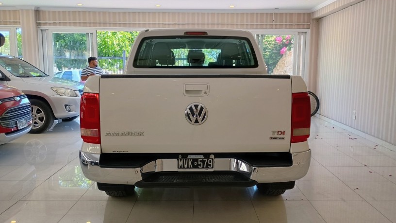 volkswagen-amarok-tdi-hi-line-2013-big-4