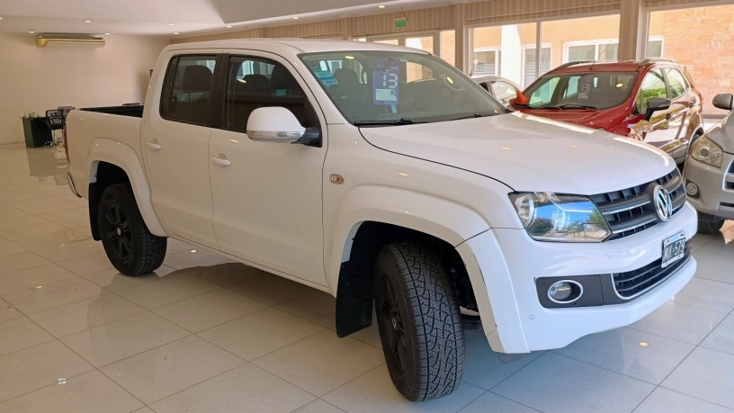 volkswagen-amarok-tdi-hi-line-2013-big-2