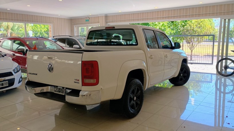 volkswagen-amarok-tdi-hi-line-2013-big-3