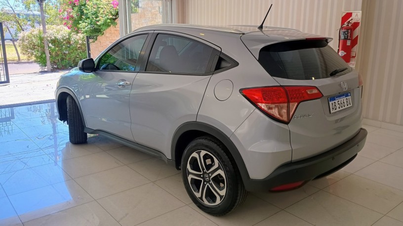 honda-hrv-elx-cvt-2017-big-4