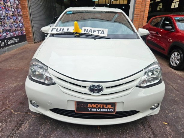 toyota-etios-platinum-15-2016-big-1