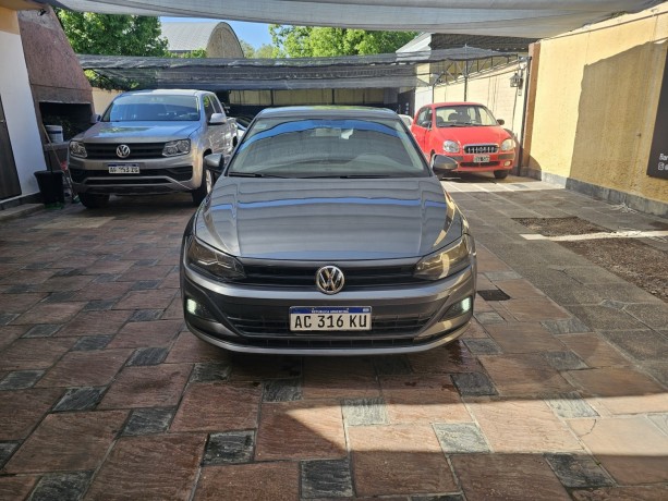 volkswagen-polo-16msi-trendline-big-1