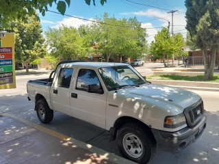 Camioneta Ford Ranger doble cabina 3.0 4x2