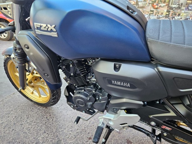 yamaha-fz-x-150-fi-2024-big-9