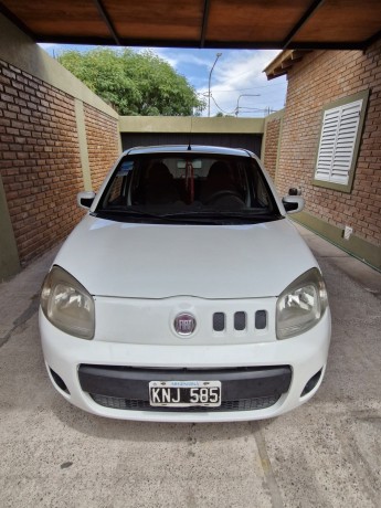 fiat-uno-2011-muy-buen-estado-general-y-muy-comodo-unico-dueno-big-0