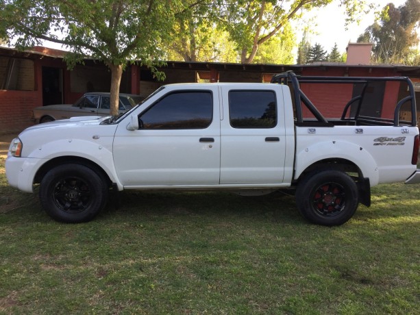 nissan-frontier-2005-4x4-se-28-dc-big-8