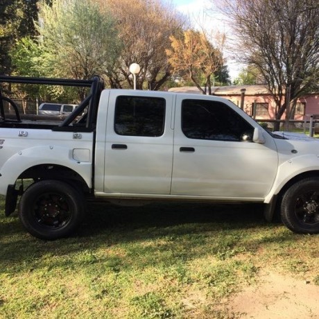 nissan-frontier-2005-4x4-se-28-dc-big-4