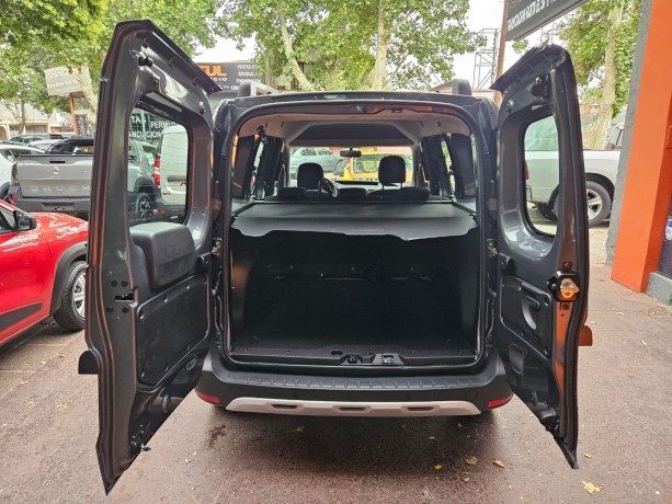 renault-kangoo-ii-stepway-16-0km-2025-big-4