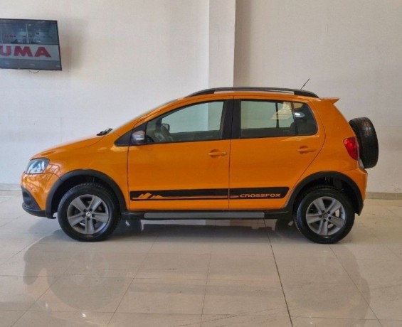 volkswagen-crossfox-16-highline-l10-big-3